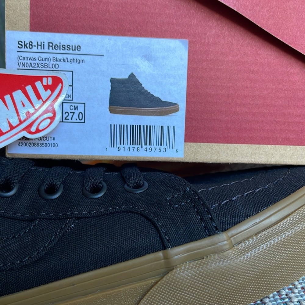 Vans Men’s Sk8-Hi Reissue (Canvas Gum) Black/Lghtgm
VN0A2XSBL0D
Sneakers - Picture 16 of 16